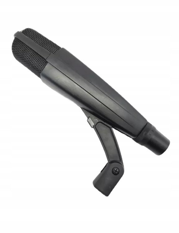 фото Студийный микрофон Sennheiser MD 421 II — универсальный динамический микрофон для студии и сцены