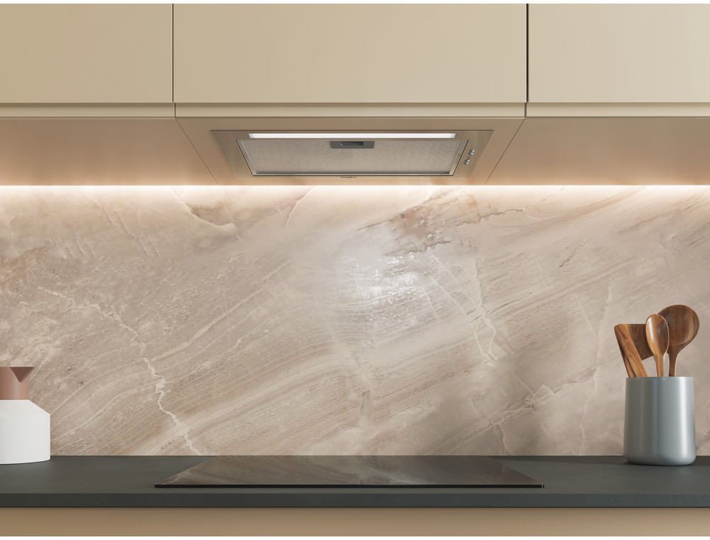 фото Витяжка вбудована Whirlpool WCTH 63F LEB X
