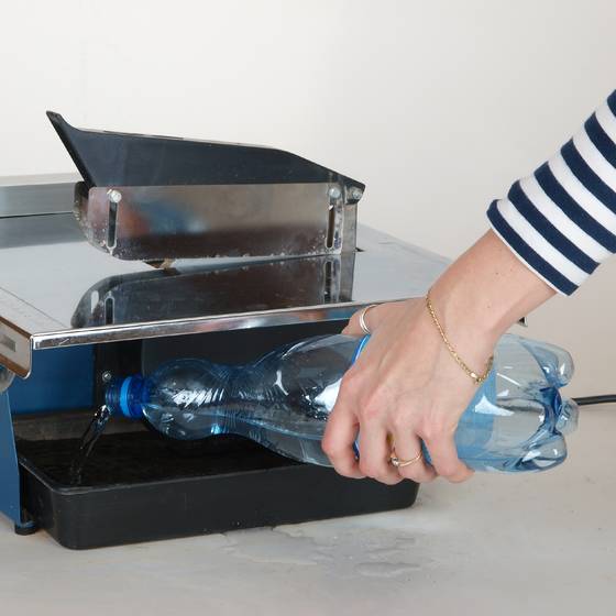 фото Стаціонарний електричний плиткоріз Dedra DED7701