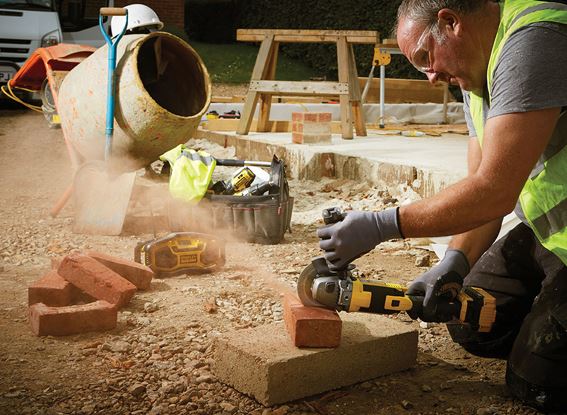 фото Болгарка (кутова шліфувальна) Stanley FMC761M2