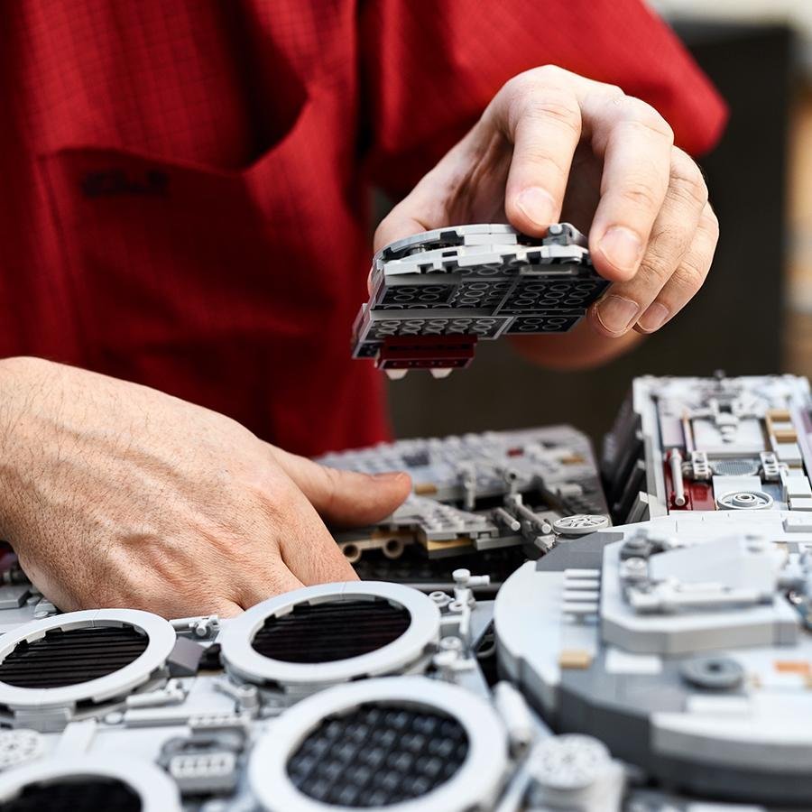 фото Блоковий конструктор LEGO Star Wars Сокіл Тисячоліття (75192)