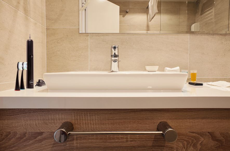 фото Електрична зубна щітка Eldom Sonic SD100C Black