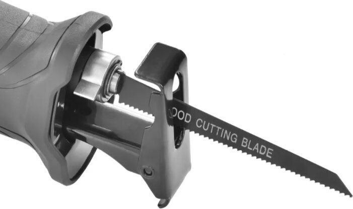 фото Шабельна пила Hecht 1571