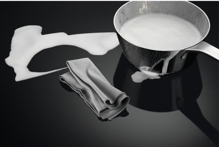 фото Індукційна варильна поверхня AEG IKB64301XB