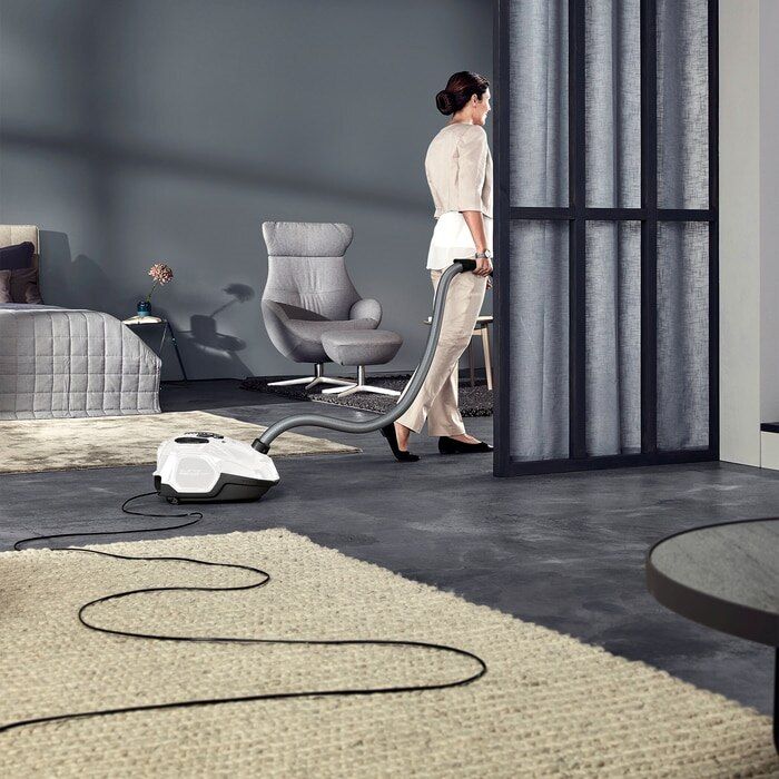 фото Пилосос з мішком AEG VX7-2-IW-S