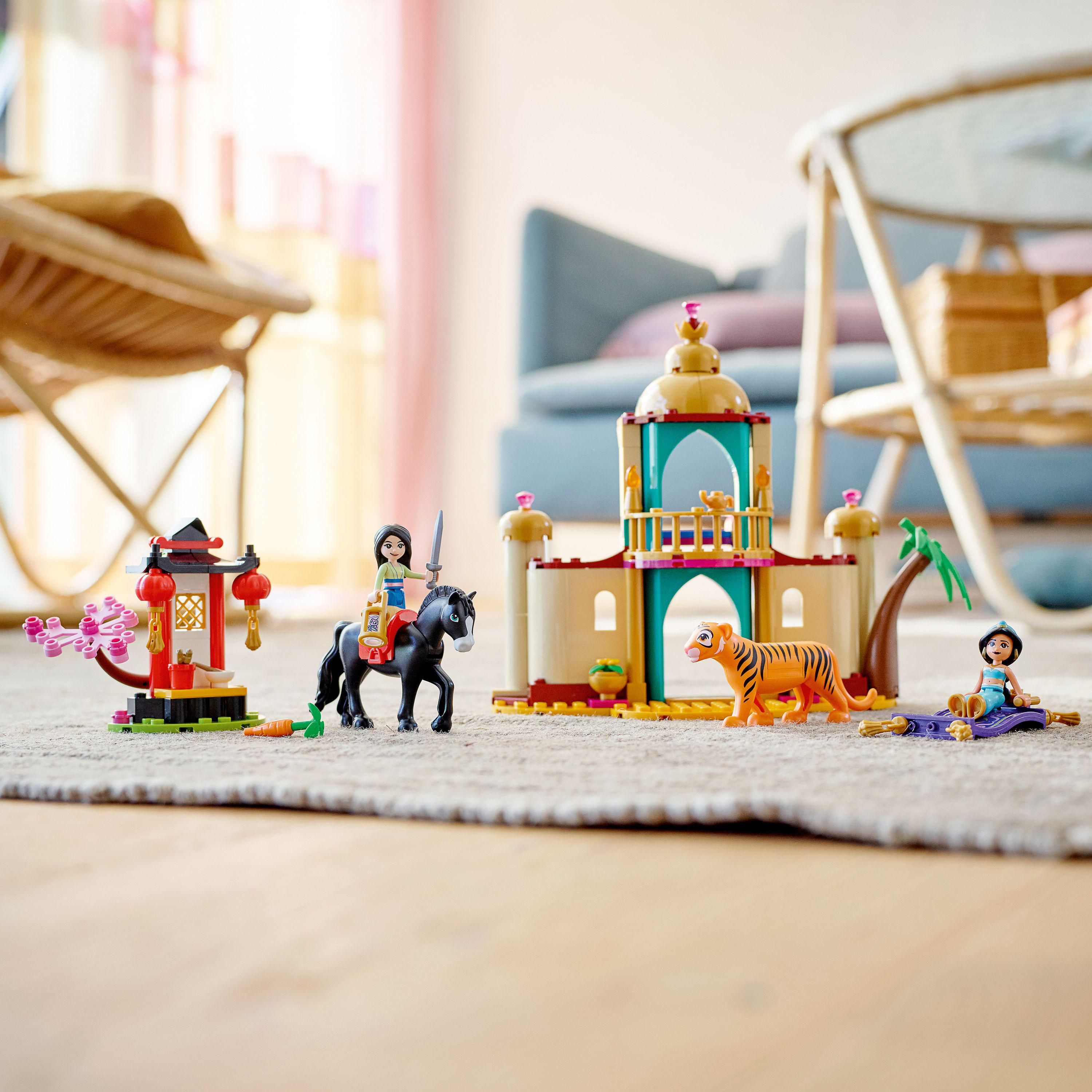 фото Блоковий конструктор LEGO Disney Princess Приключения Жасмин и Мулан (43208)