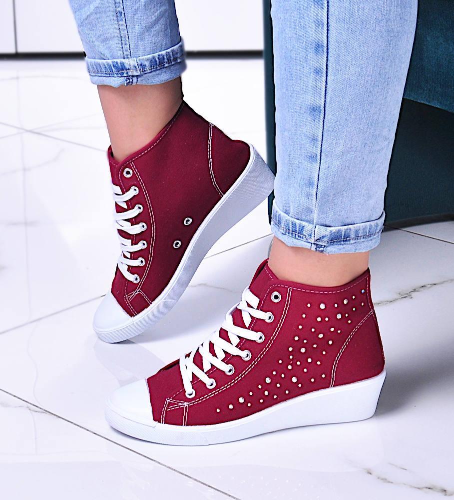 Bordowe trampki z cekinami na niskim koturnie /B5-2 8469 S095/ 38 1