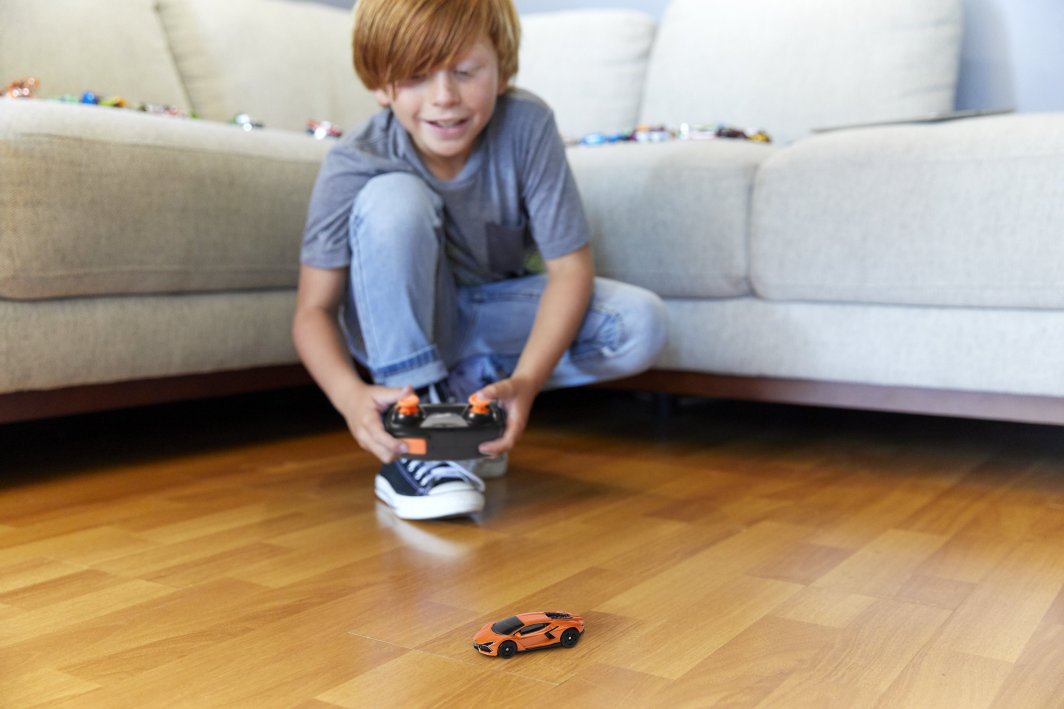 ホットウィール RC LAMBORGHINI REVUELTO Mattel „Hot Wheels“ RC automodelis „Lamborhini Revuelto