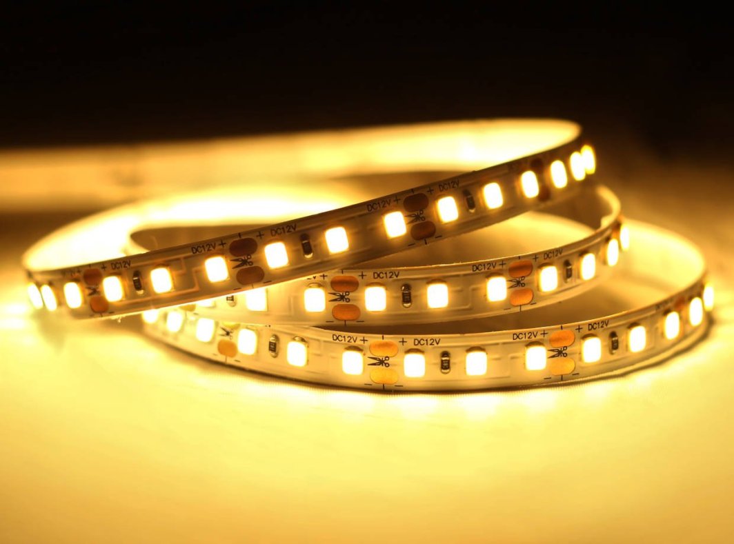 Profesjonalna taśma LED 6W/m, 24V, 60LED 2835 biała ciepła,3000K, IP33 1