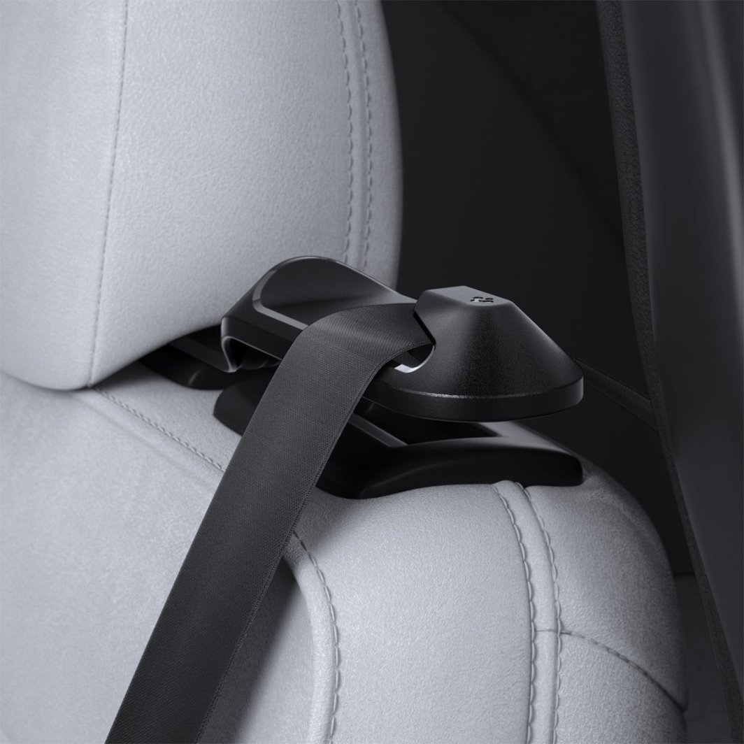 Spigen Tesla Backseat Seatbelt Holder, black -  Tesla Model Y 1