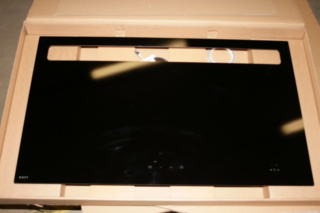 Novy | 1821 | Induction hob with built-in hood | 88 cm | Number of burners/cooking zones 4 | Yes | Black | Slider control with white LEDs. | USED, REFURBISHED, SCRATCHED, 1