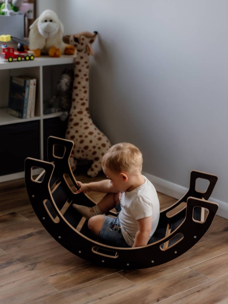 Bujak Montessori czarny M + zjeżdżalnia ze ścianką + poduszka oliwkowa 1