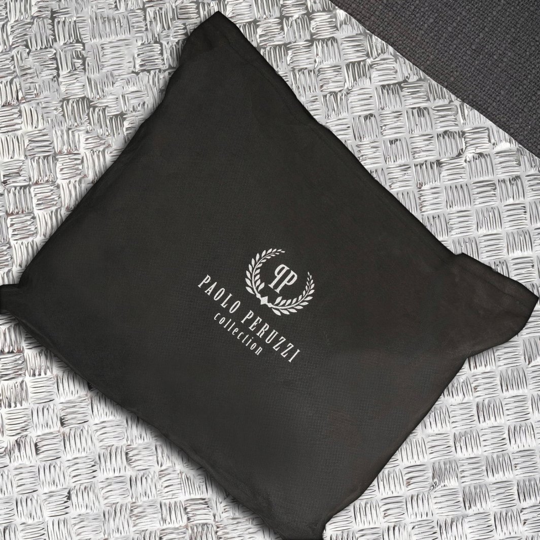 Paolo Peruzzi Saszetka męska skórzana na ramię z tłoczeniem carbon czarna AL-19-BL 1