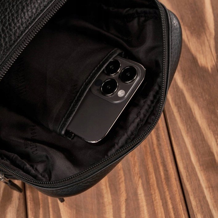 Paolo Peruzzi Saszetka męska na ramię skórzana elegancka do pracy praktyczna czarna T-128-BL 1