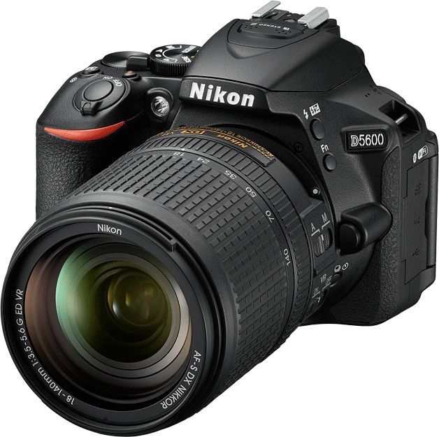Lustrzanka Nikon D5600 + DX 18-140 mm f/3.5-5.6 G ED VR 1