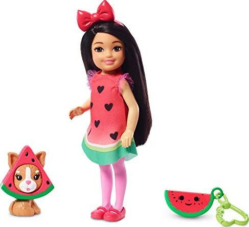 Lalka Barbie Mattel Barbie GHV71 - Lalka Club Chelsea w kostiumie arbuza, z kociętami i akcesoriami, zabawki od 3 lat 1