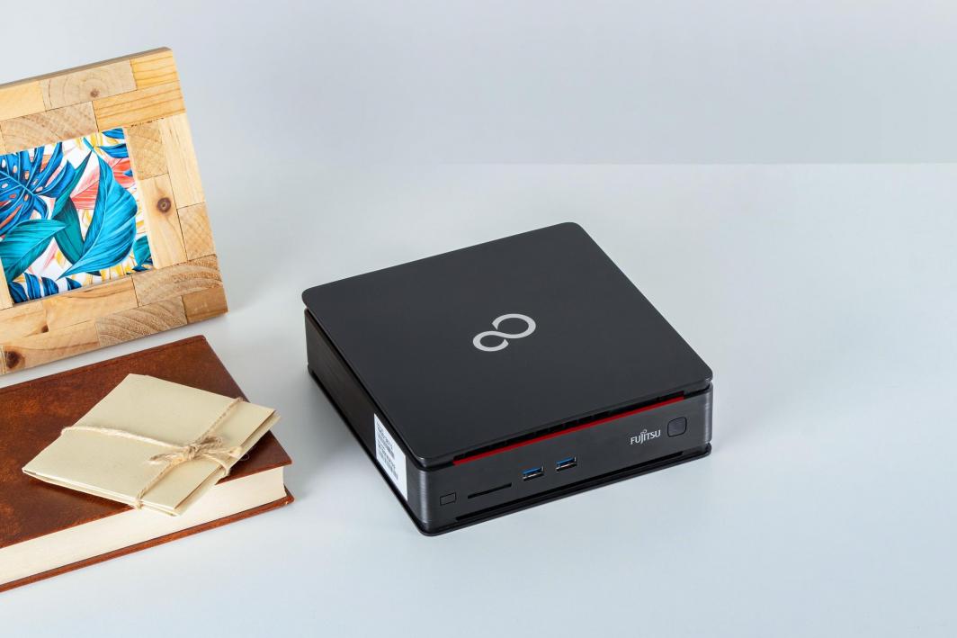 Komputer Fujitsu Fujitsu Q920 i5-Quad 16GB 240SSD Win10 1