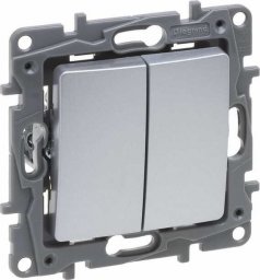 Legrand Niloe Selection Łącznik świecznikowy 10AX aluminium 762105