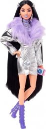 Lalka Barbie Mattel Barbie Extra Lalka Srebrzysty strój i różowe boa/Czarne włosy HHN07