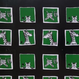  Papier zielony zebry do prezentów 57cmx20m 20m317