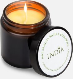  India Cosmetics Naturalna świeca konopna o zapachu pomarańczy i cynamonowca 90g (1)