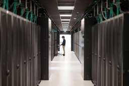 Switch HPE ARUBA 6200M 36G 12SR5 CL6-STOCK