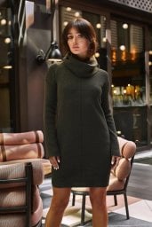  BE Knit BK010 Swetrowa mini sukienka z golfem - khaki (kolor khaki, rozmiar uni)