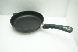 Patelnia AMT-Gastroguss Tytanowa 24cm  [outlet]