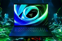 RAZER Blade 18 (Dual UHD+ 240Hz/FHD+ 440Hz/Ultra 9 275HX/64GB/RTX 5090/4TB)