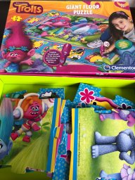 Clementoni TROLLS GIANT FLOOR PUZZLE+ ELECTRONIC PEN 28X40CM (C61750)