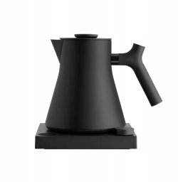 Fellow Corvo EKG PRO elektrinis virdulys – matinės juodos spalvos su riešuto riešuto spalvos rankena