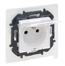 Legrand Niloe Step Gniazdo 2p+z IP44, zaciski automatyczne, z przesłoną - kolor biały 863136B
