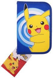 POKÉMON Filled single decker pencil case, 300D rich nylon, 20 x 12.8 x 3 cm. Contents: 8 triangular sharpened colour pencils, 1 triangular sharpened pencil, pencil sharpener, 15 cm ruler, 1 big eraser 13 x 4.5 x 1 cm. Packed closed/zipped in polybag.