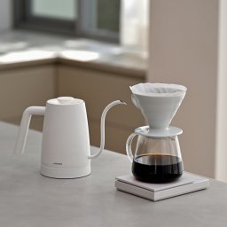 Czajnik elektryczny Hario Lyra 800ml - Biały