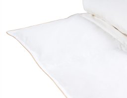 Beliani Kołdra ciepła EIGER Kacze pióra i puch 200 x 200 cm