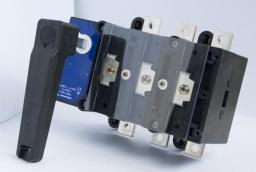 Apator Rozłącznik izolacyjny z napędem niezależnym 3-biegunowy rączka na wałku RA400 P3/R 690V 400A Ui:1000V