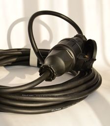 Hilark przedłużacz wzmocniony H05VV-F 3g2,5 2m wtyczka gniazdo (2123)