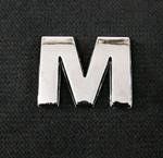 Emblemat / naklejka - chrom litera ''M'' uniwersalny
