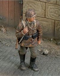 Figurka Royal Model Żołnierz Waffen SS "Ardennes" II WŚ