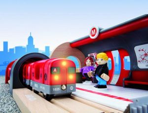 Brio Metro Railway Set (33513) 6