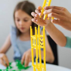 Trefl Gra Mistakos krzesła 4 osoby 6