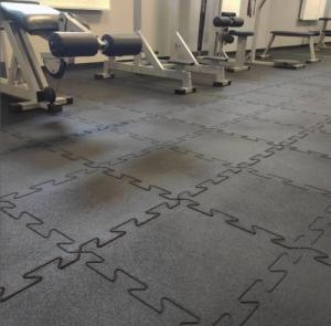 UnderFit Mata podłoga puzzle gumowa na siłownie 100 x 100 x 1,5 cm 9