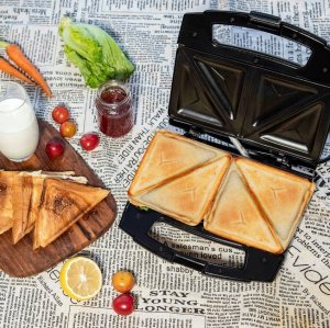 Opiekacz Aigostar  800W Black Sandwich Maker VDE/Lamo 4