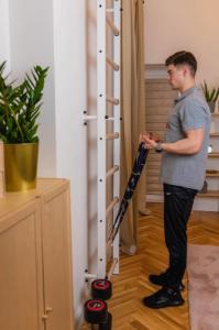 BenchK Drabinka gimnastyczna z drewnianymi szczebelkami 310W/710W BenchK 240 x 67 cm 4