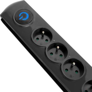 Listwa zasilająca Qoltec Swift przeciwprzepięciowa 4 gniazda 2.5 m czarna (50105) 2