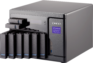Serwer plików Qnap TVS-882 8-bay (TVS-882-I5-16G) 7