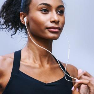 Słuchawki Ugreen Ugreen douszne słuchawki 3,5mm mini jack z pilotem i mikrofonem biały (EP101 60692) 3