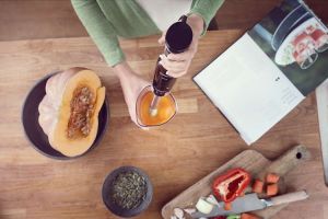 Blender Philips HR 1672/90 7