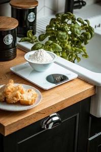 Waga kuchenna Adler AD3173w led biała 5