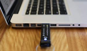 Pendrive iStorage 8 GB  (IS-FL-DA-256-8) 6